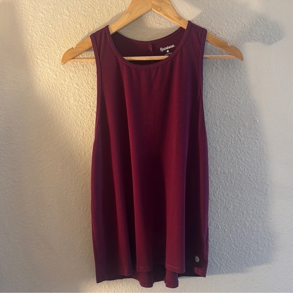 Rainbeau Back Vent Performance Tank, Size Small